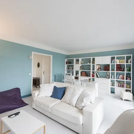 Apartment Veeve - By The Riverbank Paris