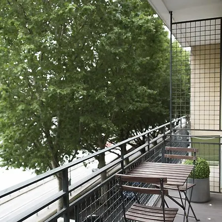 Veeve - By The Riverbank Apartment Paris
